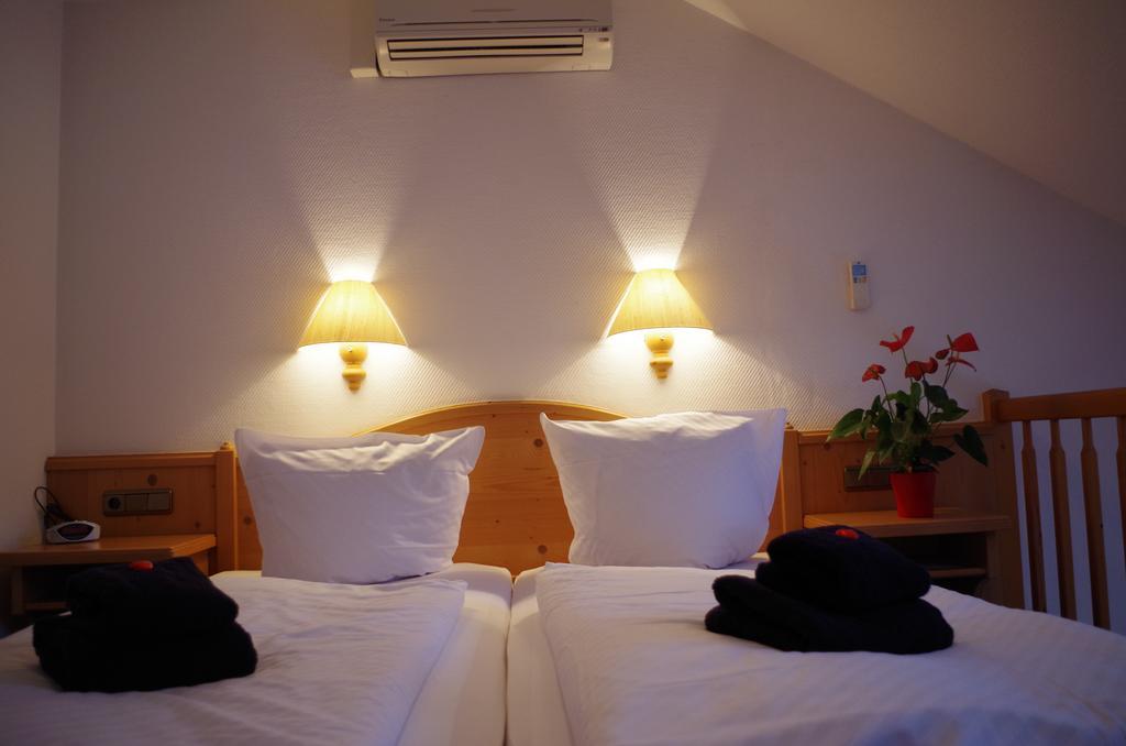Hotel Alttolkewitzer Hof Dresde Exterior foto
